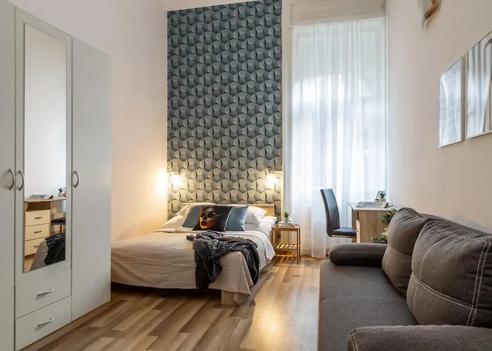 Urban Lights Apartment In Downtown Budapest