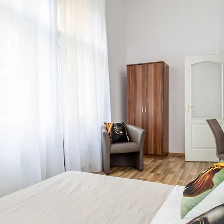 Urban Lights Apartment In Downtown Budapest Exterior photo