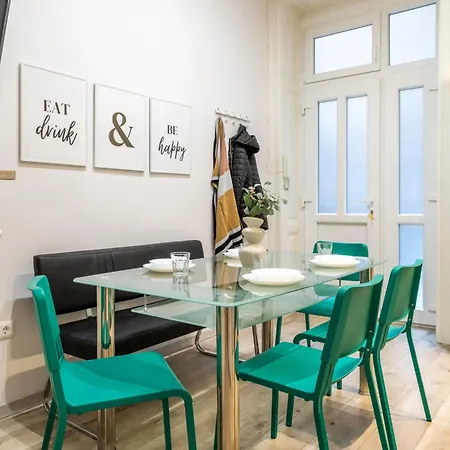 Urban Lights Apartment In Downtown Budapest Exterior photo