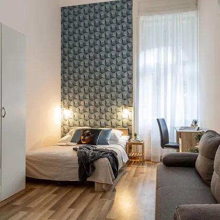 Urban Lights Apartment In Downtown Budapest Exterior photo